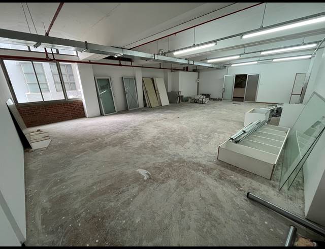 133M² OFFICE TO LET IN WOODSTOCK